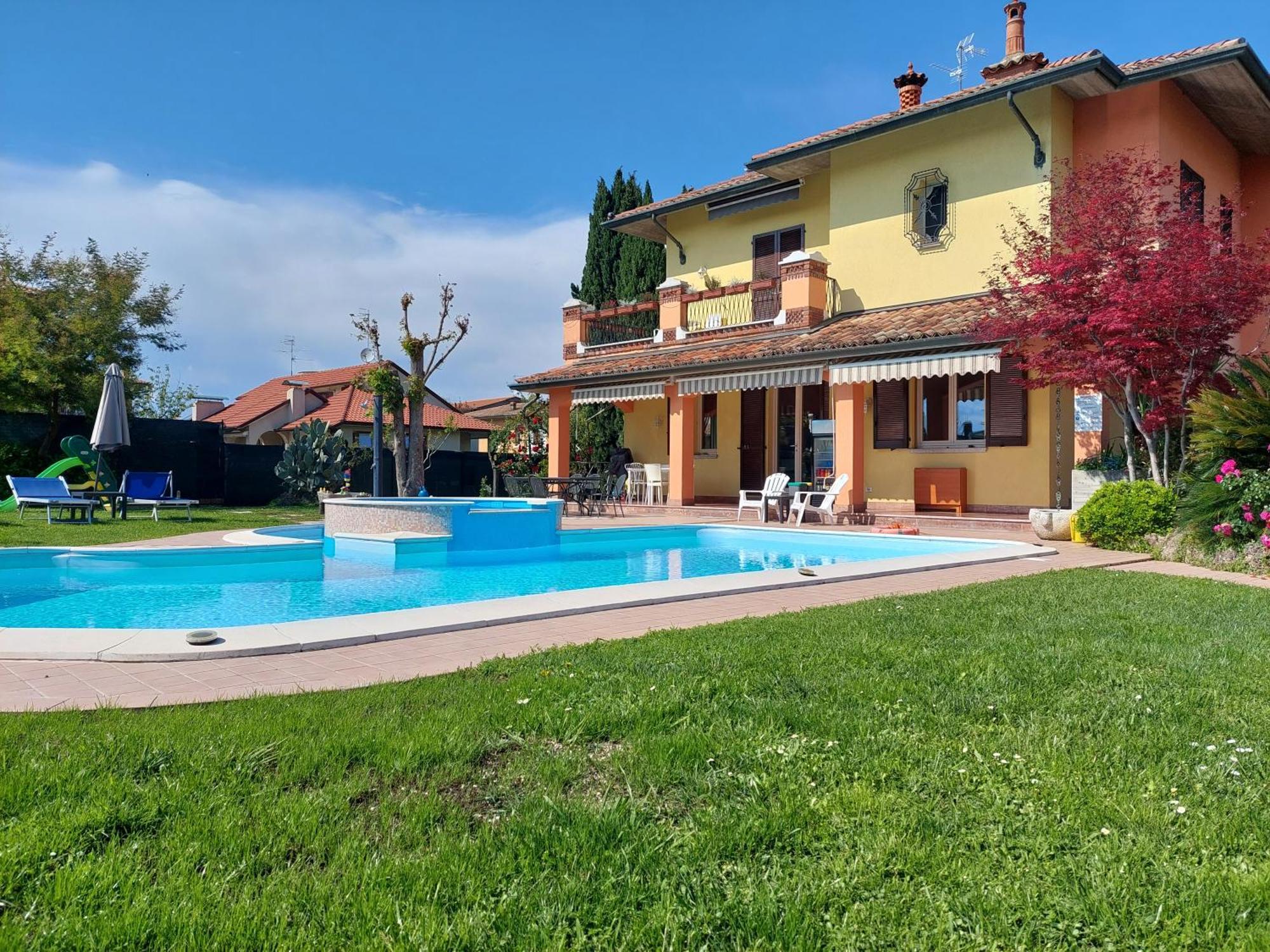 B&B Villa Giulia Дезенцано-дель-Гарда Экстерьер фото