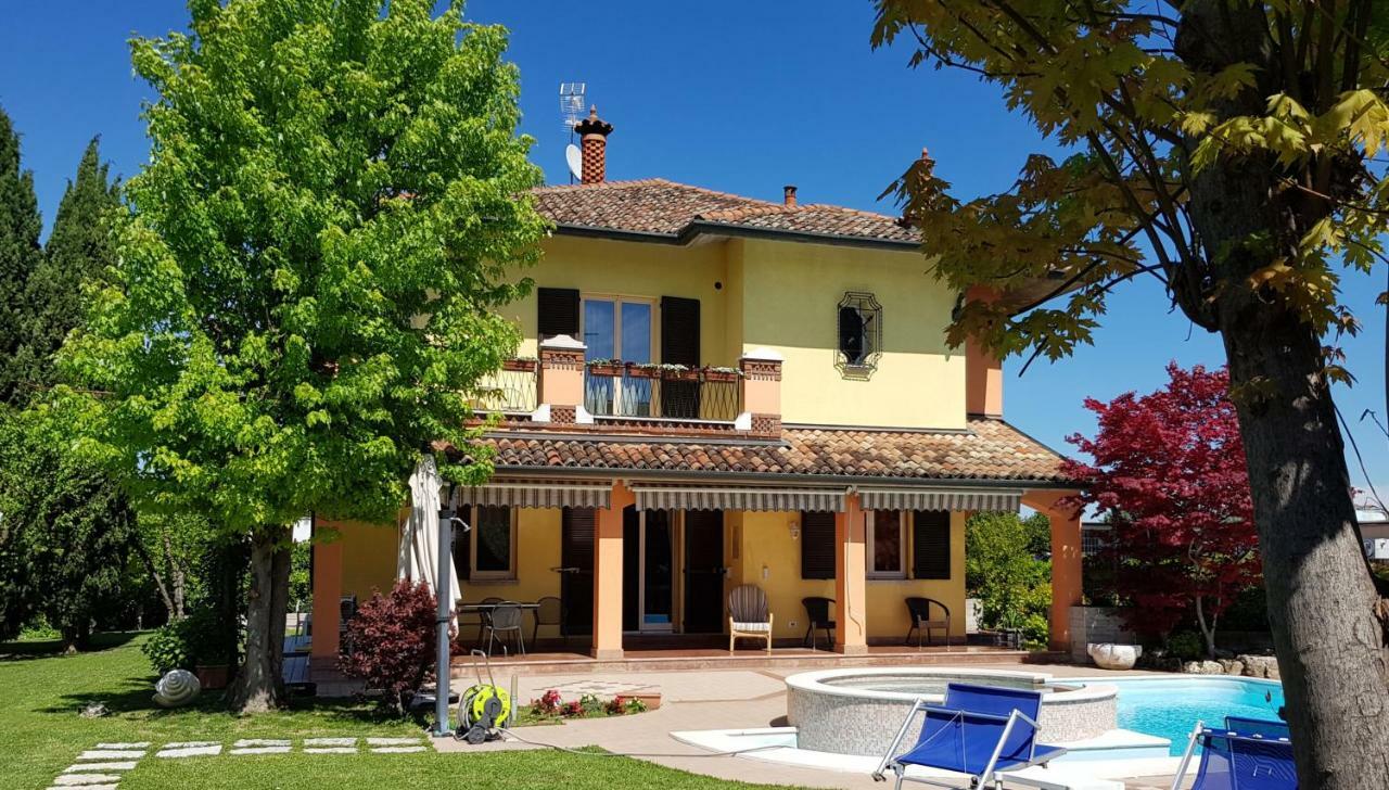B&B Villa Giulia Дезенцано-дель-Гарда Экстерьер фото
